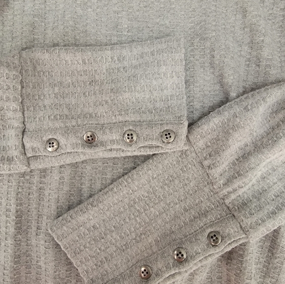 Chaser Sz L Waffle Knit Thermal Top Button Cuffs Long sleeve Gray - Picture 6 of 9